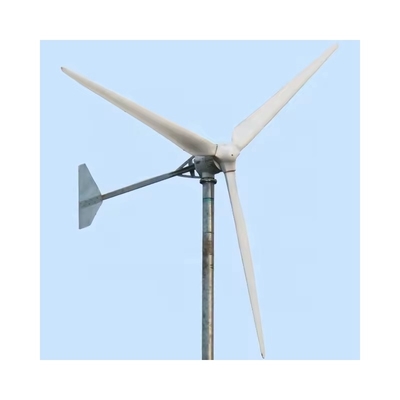Windkraftanlagen: fortgeschrittene Hybrid-Wind- und Solarenergiesysteme für die Heimatenergieerzeugung