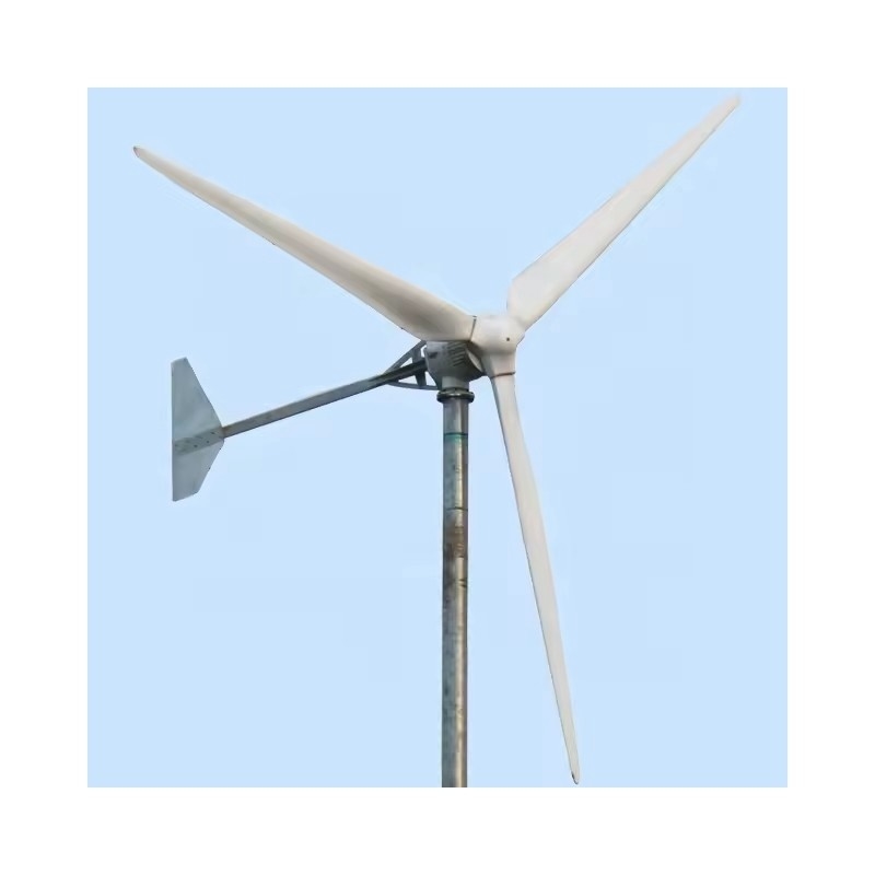 Windkraftanlagen: fortgeschrittene Hybrid-Wind- und Solarenergiesysteme für die Heimatenergieerzeugung